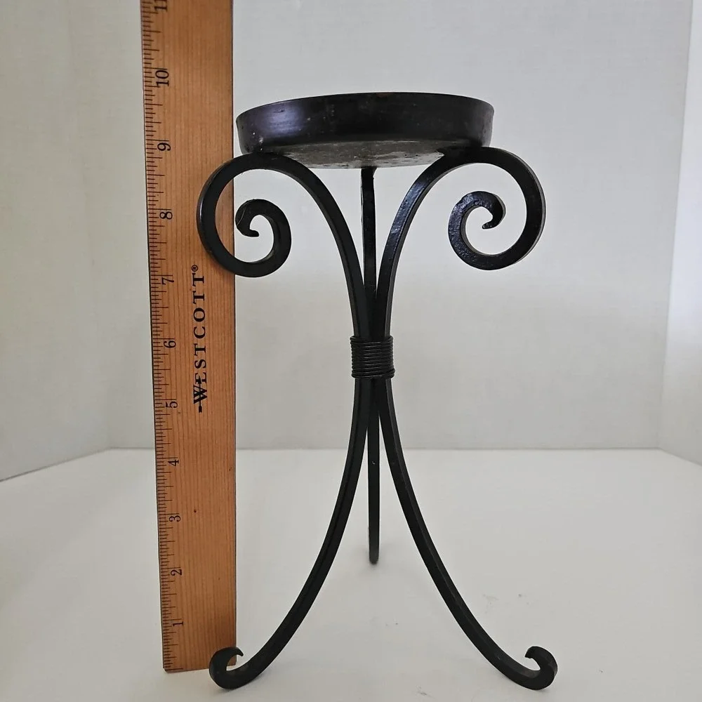Candle‎ holder